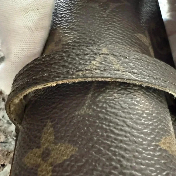 Louis Vuitton Monogram Etui a Lunettes Rabat Eyeglass Case - Picture 12 of 17